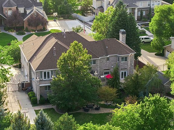 2nd image of 37 Wanderwood Way