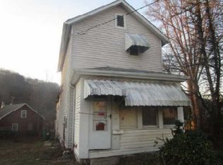 704 Armstrong Ave, Apollo, PA 15613