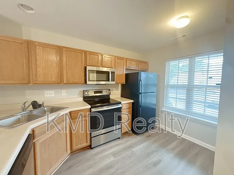 2 bed, 2.5 bath, 1094 sqft, $1,550 — Photo 3