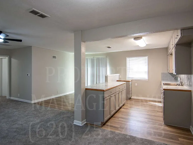 608 Waverly Way — Photo 9
