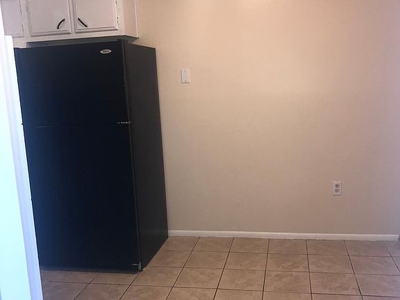 4th image of 308 Charleston St NE APT 4