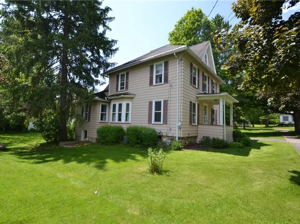 251 W Gibson St, Canandaigua, NY 14424