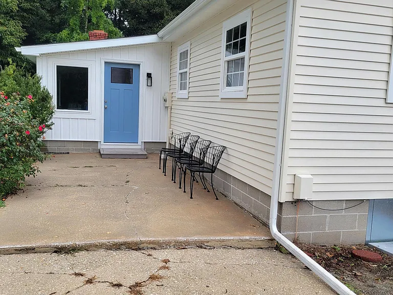 410 Spruce St — Photo 14