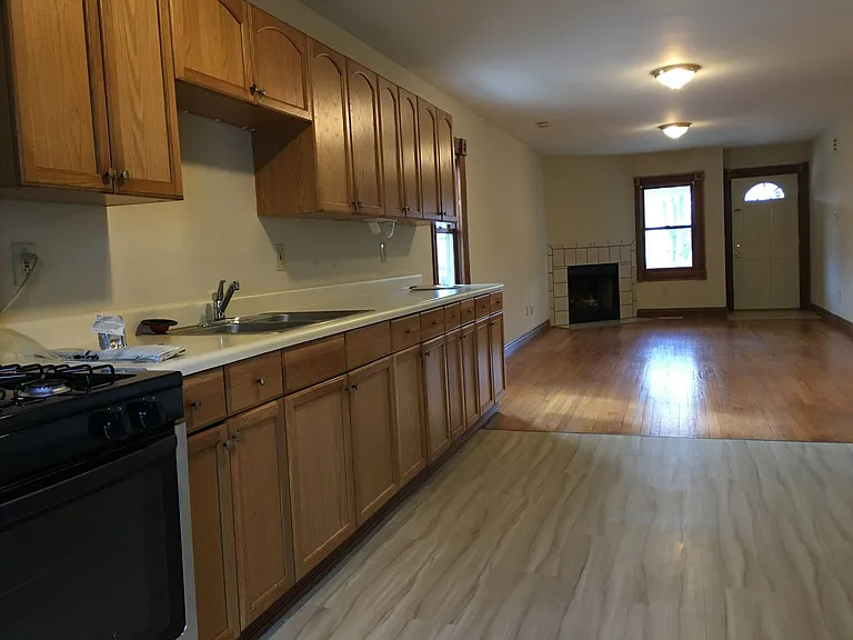 460 E Lincoln Ave — Photo 5