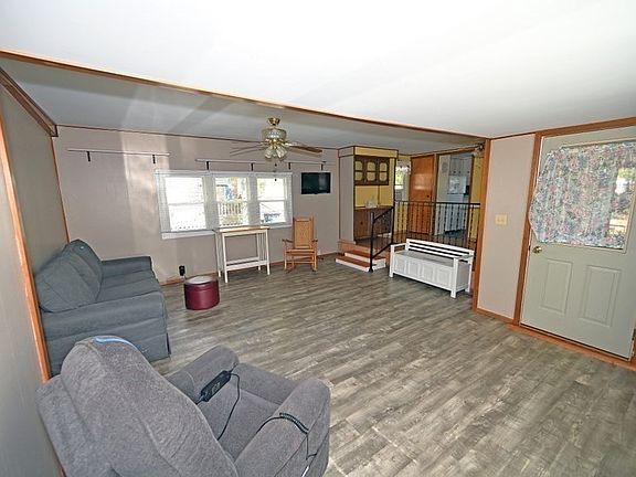4th image of 8 Timber Ln