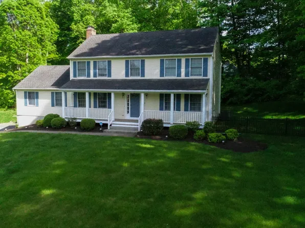 7 Parkwood Drive, Brookfield, CT 06804