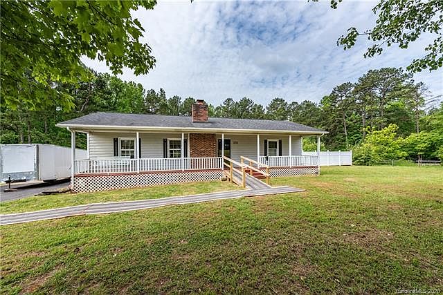 1st image of 131 Country Way Dr