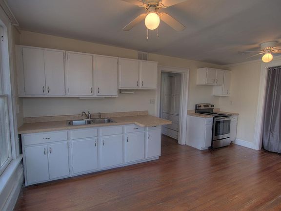 2nd image of 315 Warren St #3