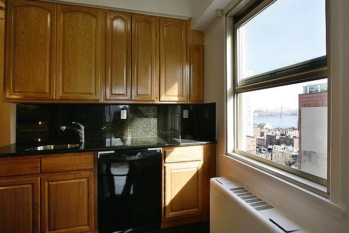 1st image of 1652 1st Ave #18B