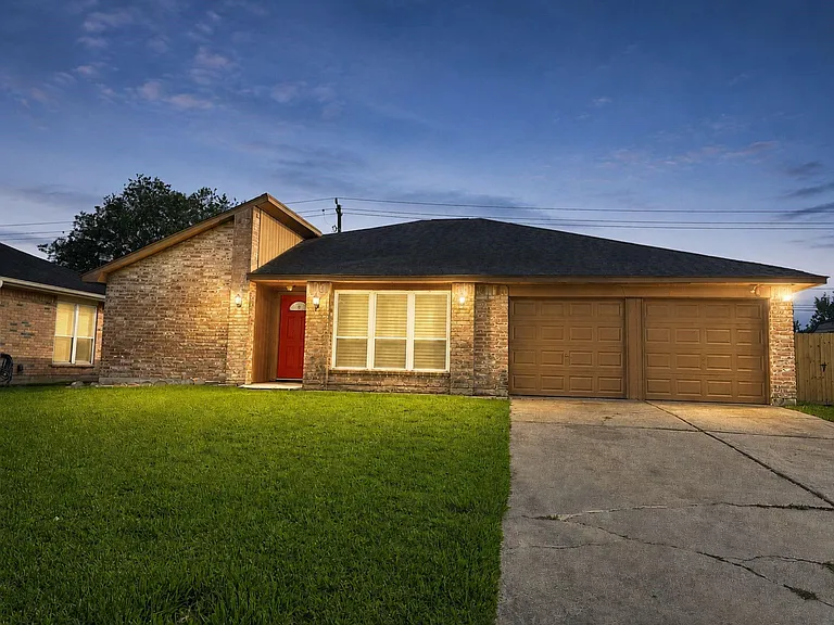 17034 Coachmaker Dr — Photo 2