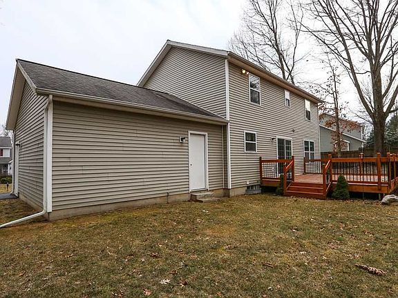 5th image of 36 Valleywood Dr