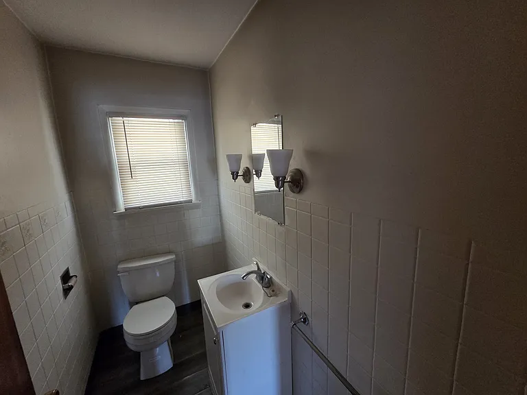 257 State Ave — Photo 5
