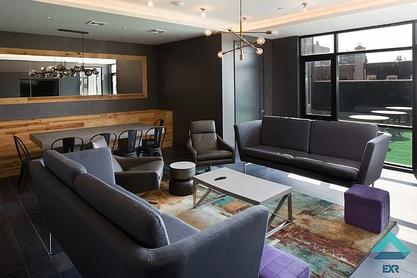 Rented by EXR | media 67
