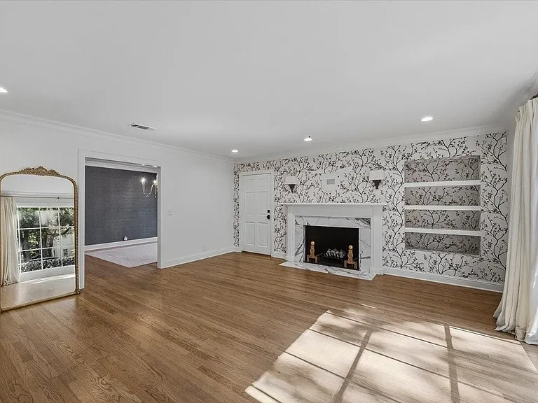 329 Eastwood Ave — Photo 8