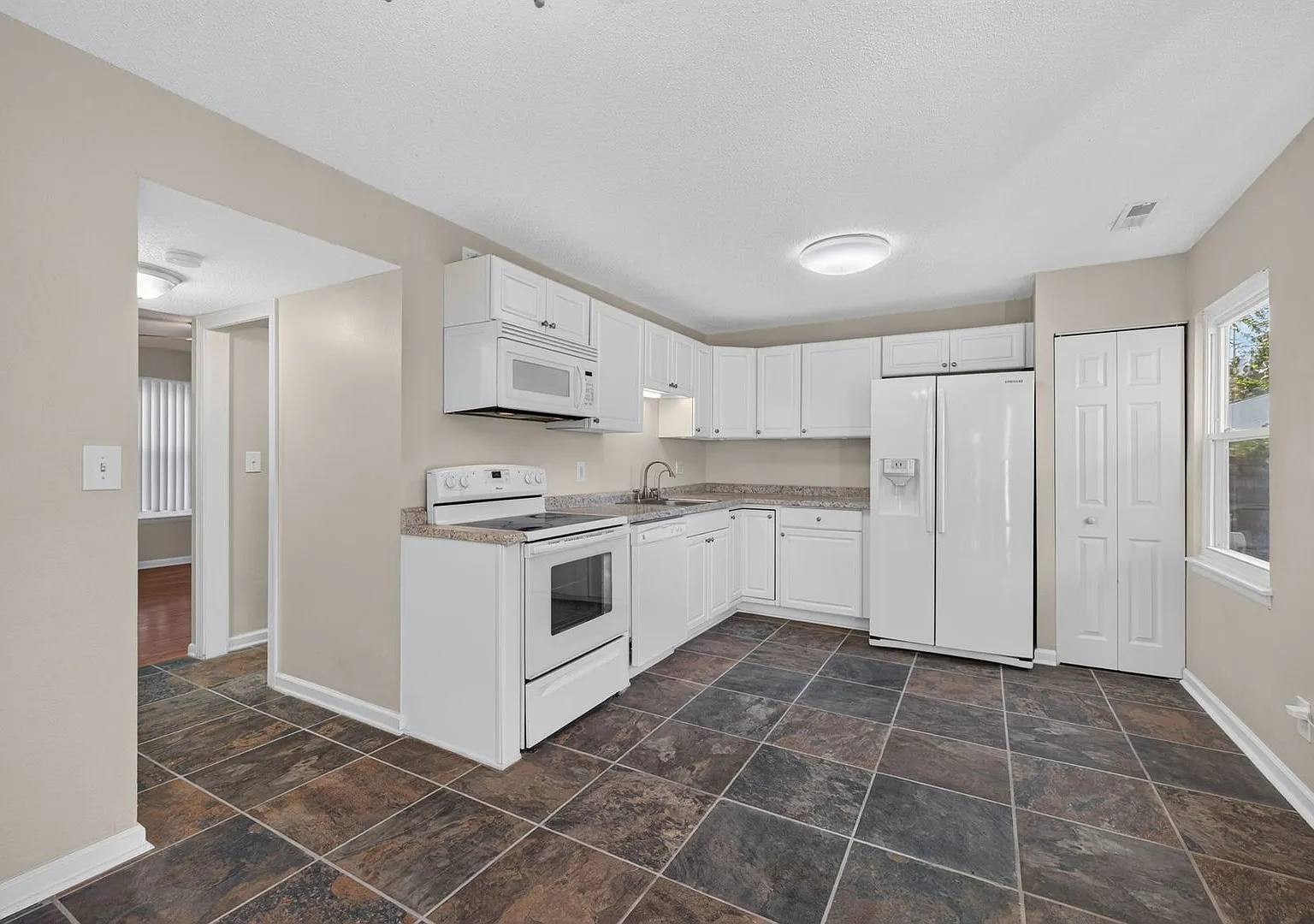 Breslaw Ct - 3061 — Photo 3
