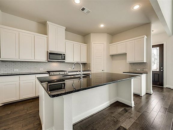 3rd image of 4925 Shore Crest Dr
