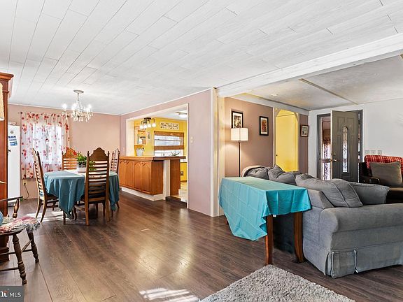 5th image of 295 Greenbriar Rd