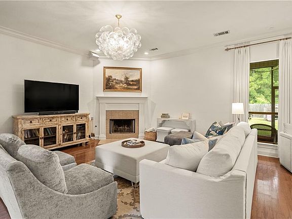 4th image of 159 Beau Arbre Ct