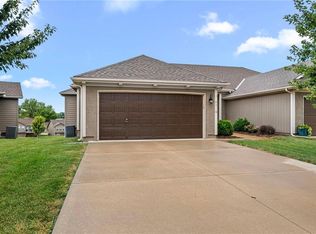 4916 141st Ter, Basehor, KS 66007