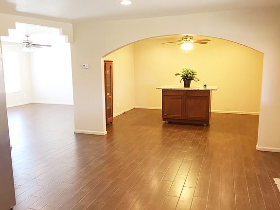 2nd family area/dining room