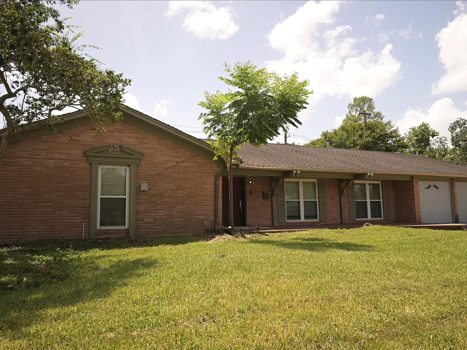 4 bed, 3.0 bath, 2698 sqft, $2,599 — Photo 3