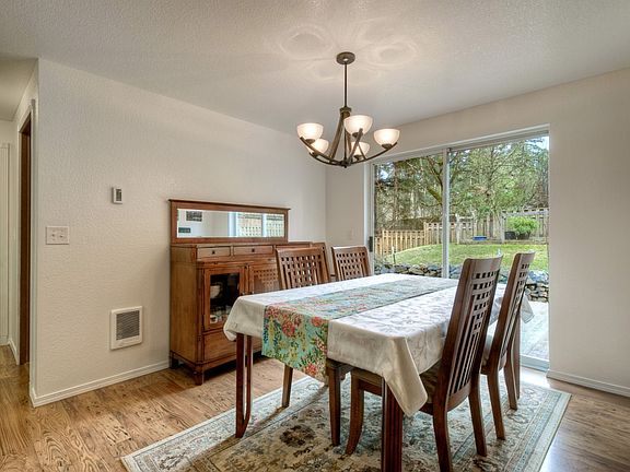 5th image of 8501 Kingfisher Ct SE