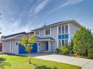 912 E Woodbine Blvd SW, Calgary, AB T2W 5Y7