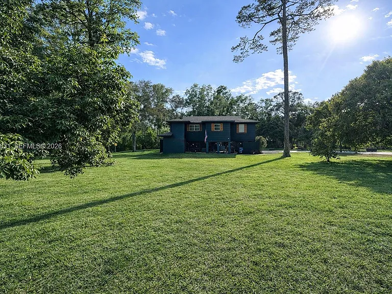 16932 W Calder Dr — Photo 23