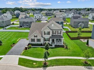 801 Marlisle Ln, Elgin, IL 60124