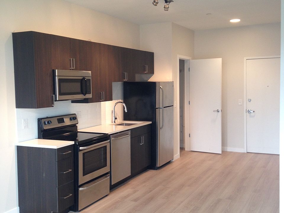 1st image of 18 W Girard Ave APT 203