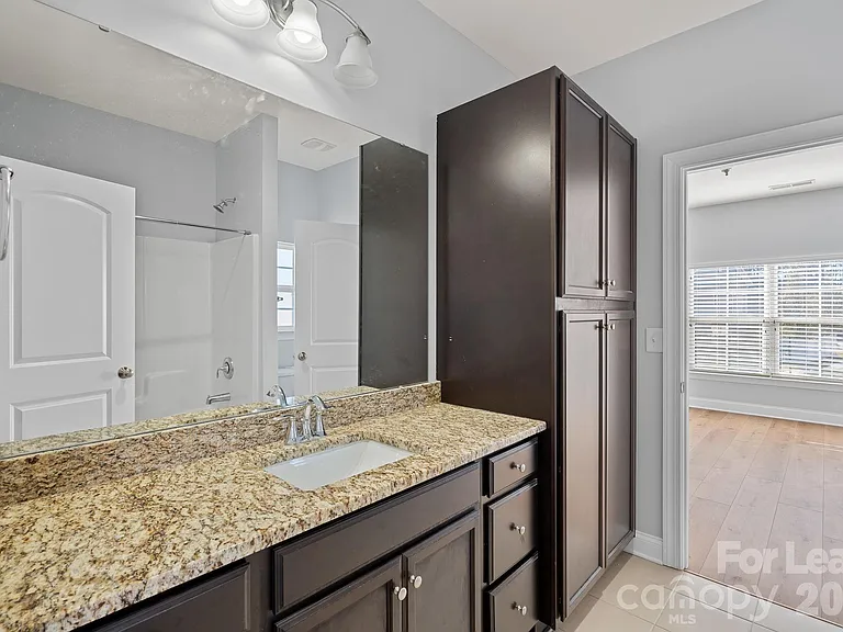 2503 Gallery Dr — Photo 18