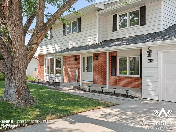 4th image of 1006 Warren Ave