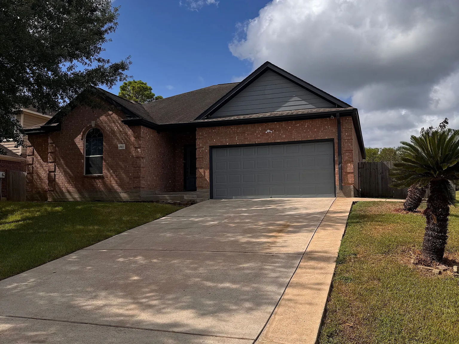 3 bed, 2.0 bath, 1842 sqft, $1,975 — Photo 2