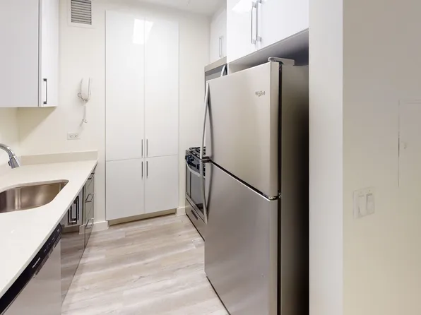 10 Hanover Square image 1 of 9