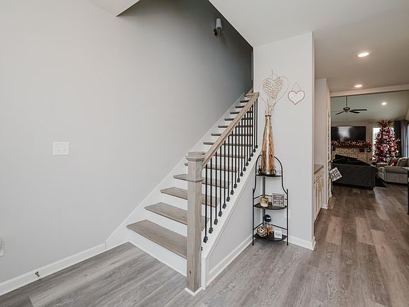 5th image of 1760 Baxter Ave