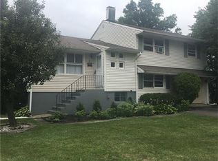 3 Taras Dr, Fords, NJ