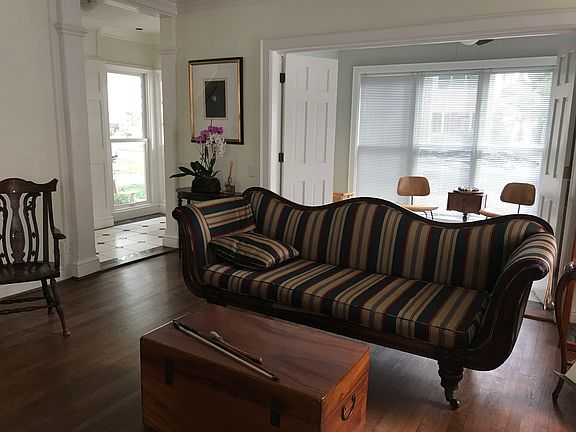 L R opens to Sunroom & Entry