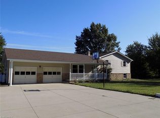 7381 Clearhaven St NE, East Canton, OH 44730