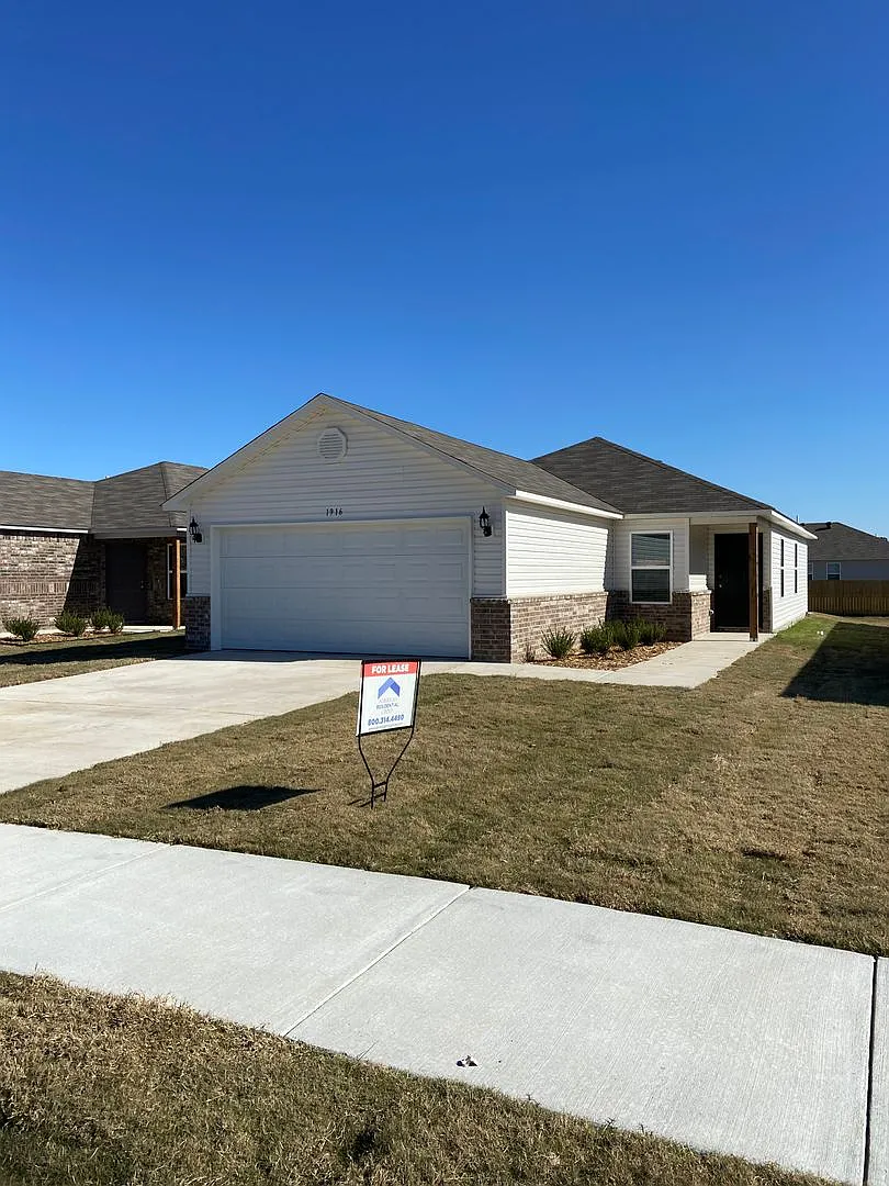 Now Pre-Leasing! Modern 3-Bedroom, 2-Bath Home in Faulkner Crossing — Photo 3