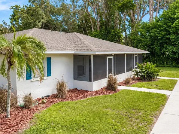 1613 28th St W, Bradenton, FL 34205