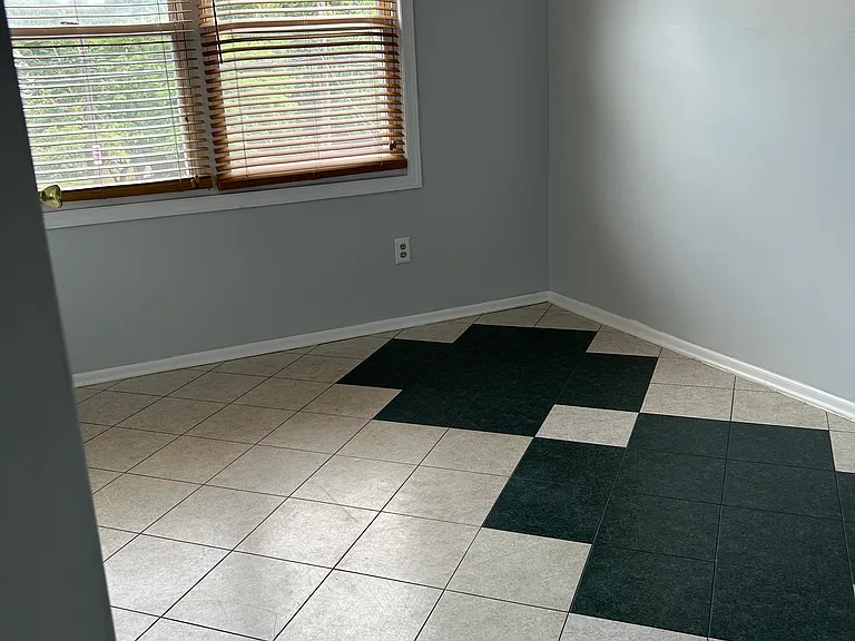 2114 Oak Tree Rd #3 — Photo 3