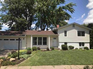 2714 E Garfield St, Davenport, IA 52803