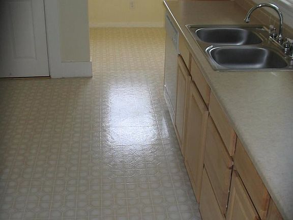 3rd image of 330 Circuit Dr