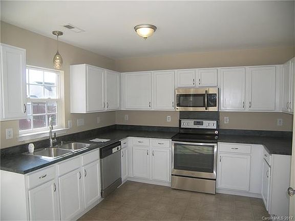 5th image of 7632 Shiny Meadow Ln
