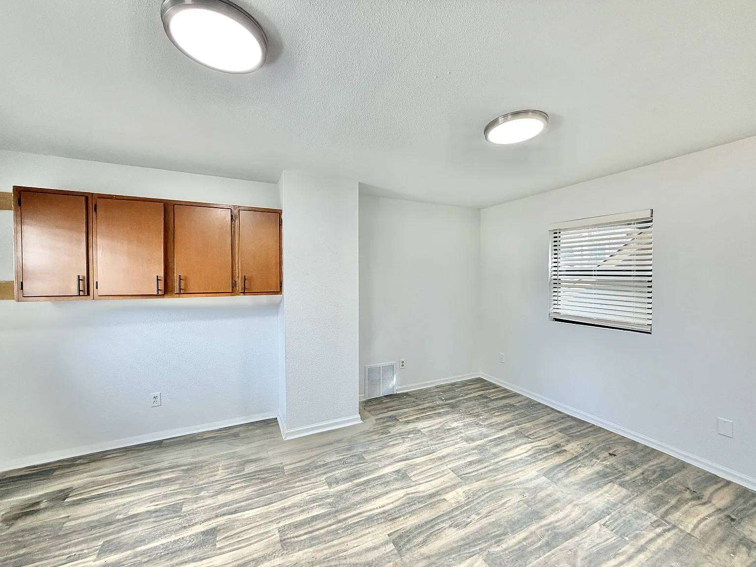 425 South Jackson Street - 2 — Photo 4