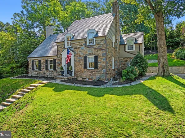 6029 Grove Dr, Alexandria, VA 22307