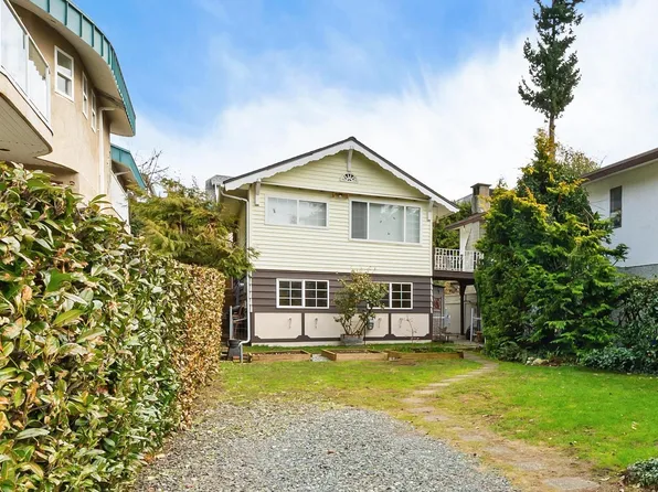 866 Finlay St, White Rock, BC V4B 4K2