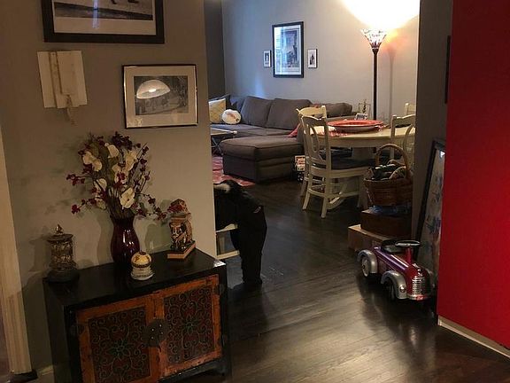 4th image of 304 W 55th St #1L