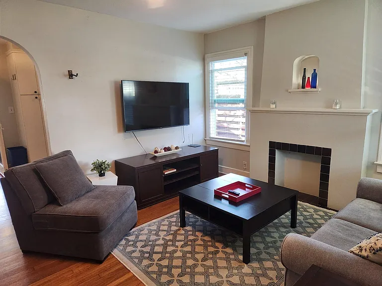 4214 Bellvue Ave — Photo 10