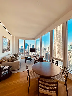 Rented by LEVEN Real Estate | media 1